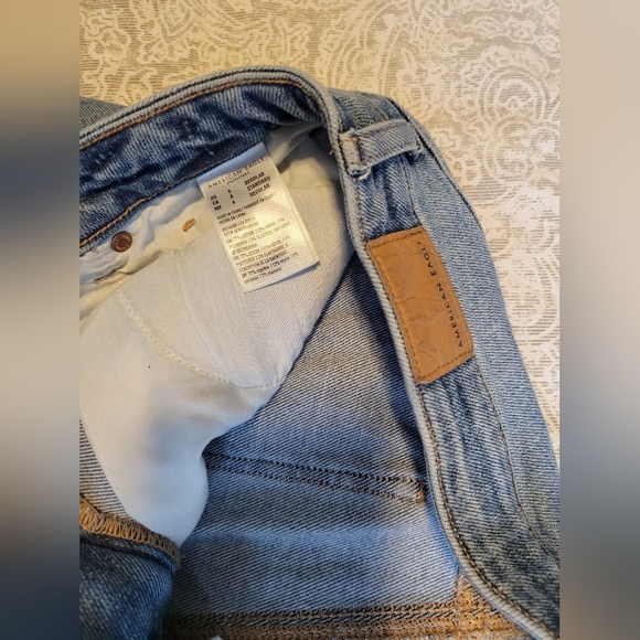 American Eagle Mom Jeans - Picture 5 of 9